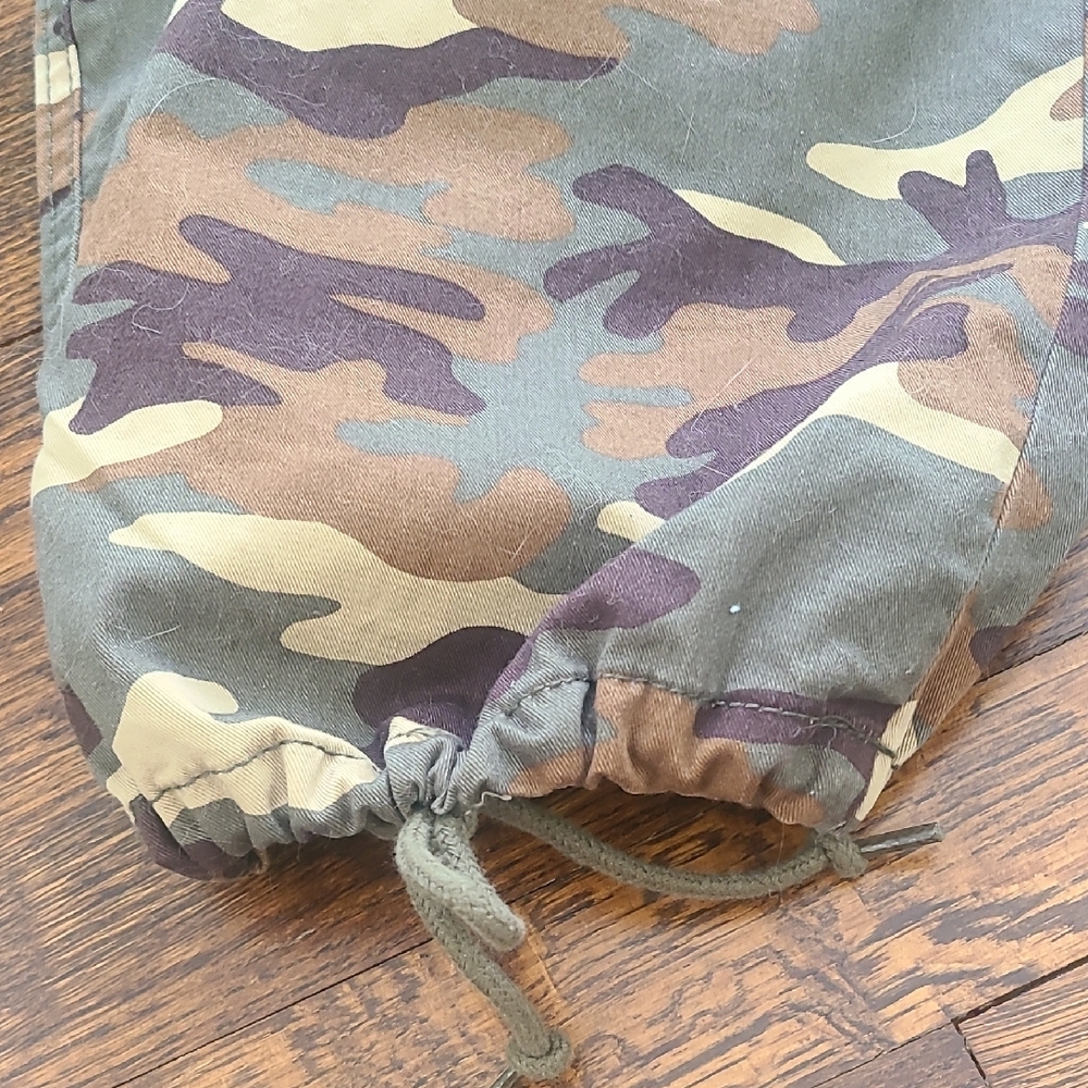 Levi's High Rise Camo Women Jeans - Picture 3 of 9